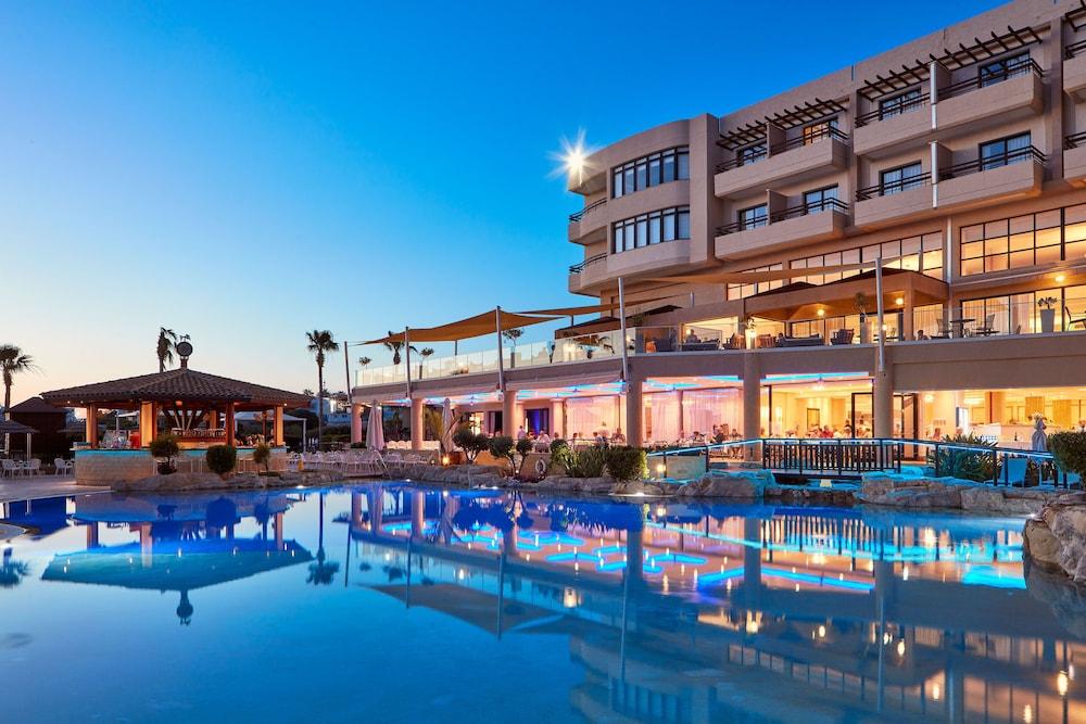 Atlantica Golden Beach Hotel - Adults Only Paphos Eksteriør bilde